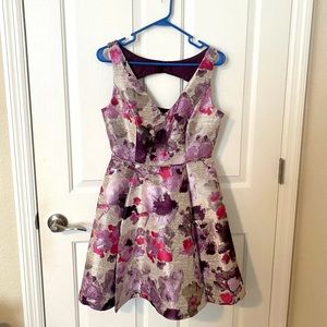 💖 Purple/Pink Metallic Backless Dress (Great for parties or New Year’s Eve) 💖